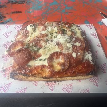 Slice Playbar - Pepperoni pizza- this pizza was amazing! - Pizza Near Me - San Juan, Puerto Rico