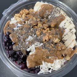 Absolute Wellness - Peanut butter Açaí bowl