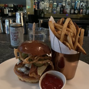Hartley Kitchen & Cocktails - Wagyu Beef Burger - American Near Me - Atlanta, Georgia