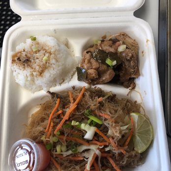 Gresham Food Carts - Combo chicken Adobo - Food Trucks Near Me - Gresham, Oregon