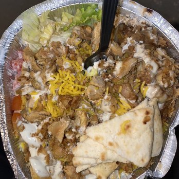 Tastee Platters - Chicken platter w/ extra chicken | tomatoes, onions, lettuce, pita bread and white sauce on top - Middle Eastern Near Me - Wayne, New Jersey