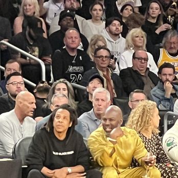 Crypto Arena - HOV! - Stadiums & Arenas Near Me - Los Angeles, California