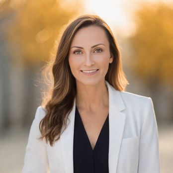 Hydration By Lisa - Headshot - Health Coach Near Me - Costa Mesa, California