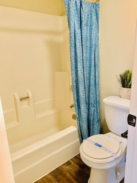 Desert Springs Apartments - property management company in Phoenix, AZ