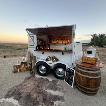 On Tap Mobile Bartending - Gorgeous wedding sunset - Bartenders Near Me On Tap Mobile Bartending - Gorgeous wedding sunset - Bartenders Near Me