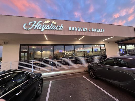 Haystack Burgers and Barley by null