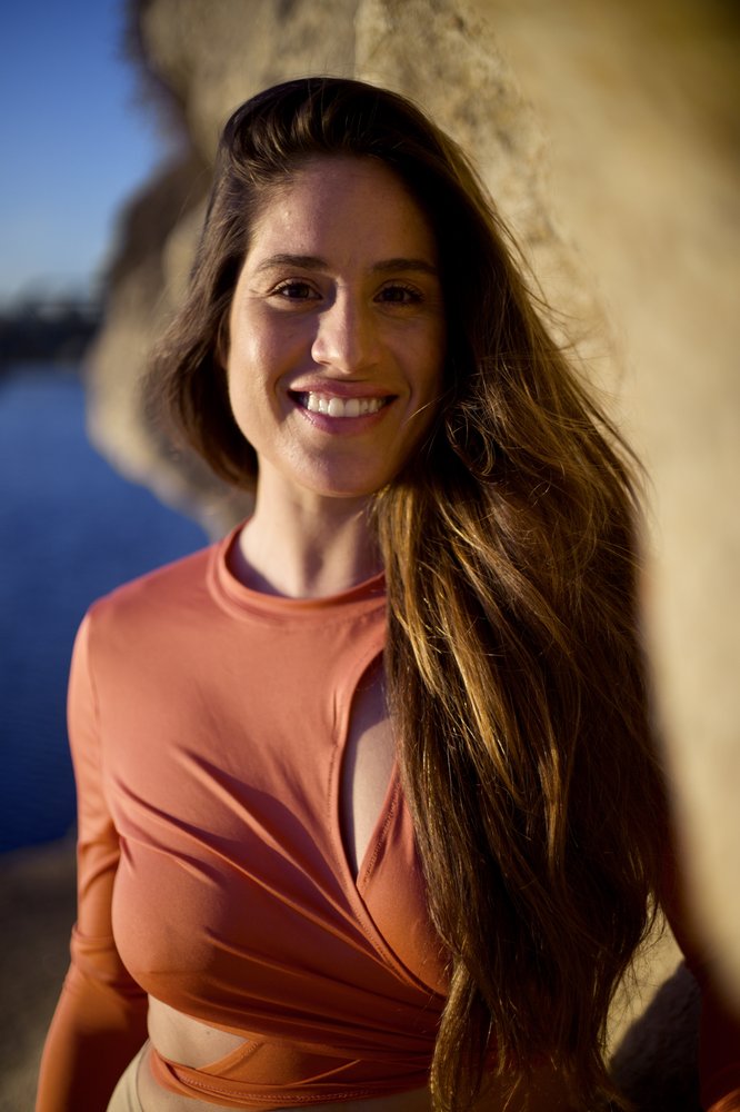 Laura Nova Yoga Logo