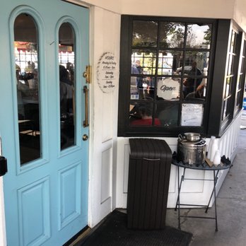 Jongewaard's Bake n Broil - Complimentary water - American Near Me - Long Beach, California