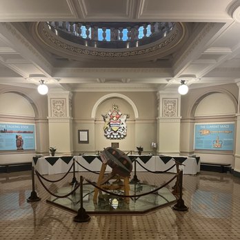 Parliament Buildings - Landmarks & Historical Buildings Near Me - Victoria, British Columbia