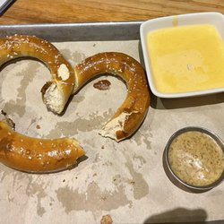 Big Twist Pretzel With Beer Cheese