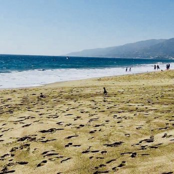 Zuma Beach - Lovely view but covered in tar (or oil?). - Beaches Near Me - Malibu, California Zuma Beach - Lovely view but covered in tar (or oil?). - Beaches Near Me - Malibu, California