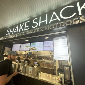 Shake Shack - American Near Me - Atlanta, Georgia