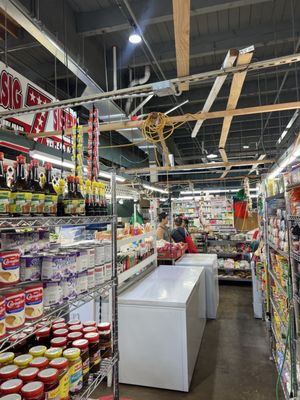 Maunakea Marketplace by null