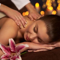 Ruen Thai Massage and Spa - Try Our:
Four Hands Massage
Massage Series 3/6/9
Ruen Thai Massage