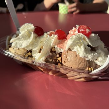 Peppermint Parlor - Banana Split - Ice Cream & Frozen Yogurt Near Me - Ocean Shores, Washington Peppermint Parlor - Banana Split - Ice Cream & Frozen Yogurt Near Me - Ocean Shores, Washington