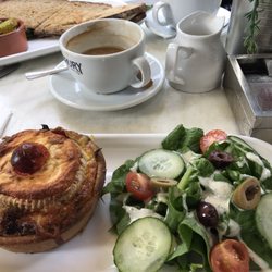 Cafe Des Negociants