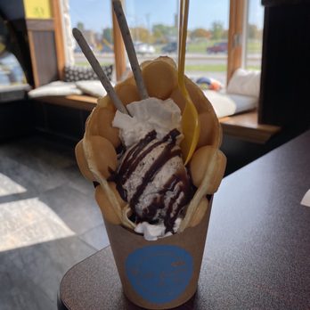 Wali Dessert - M7 with Oreo ice cream - Ice Cream & Frozen Yogurt Near Me - Columbus, Ohio Wali Dessert - M7 with Oreo ice cream - Ice Cream & Frozen Yogurt Near Me - Columbus, Ohio