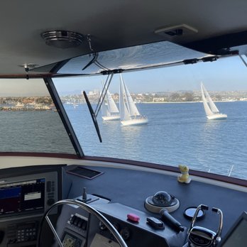 Paradiso Yacht Charters - Sailing Newport Harbor - Boat Charters Near Me - Newport Beach, California Paradiso Yacht Charters - Sailing Newport Harbor - Boat Charters Near Me - Newport Beach, California