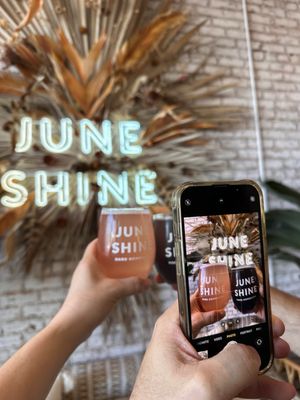 JuneShine - Santa Monica by null