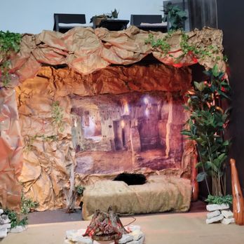 Sylver Spoon - The set for the play "The Neanderthals Next Door." - Dinner Theater Near Me - New Braunfels, Texas Sylver Spoon - The set for the play "The Neanderthals Next Door." - Dinner Theater Near Me - New Braunfels, Texas