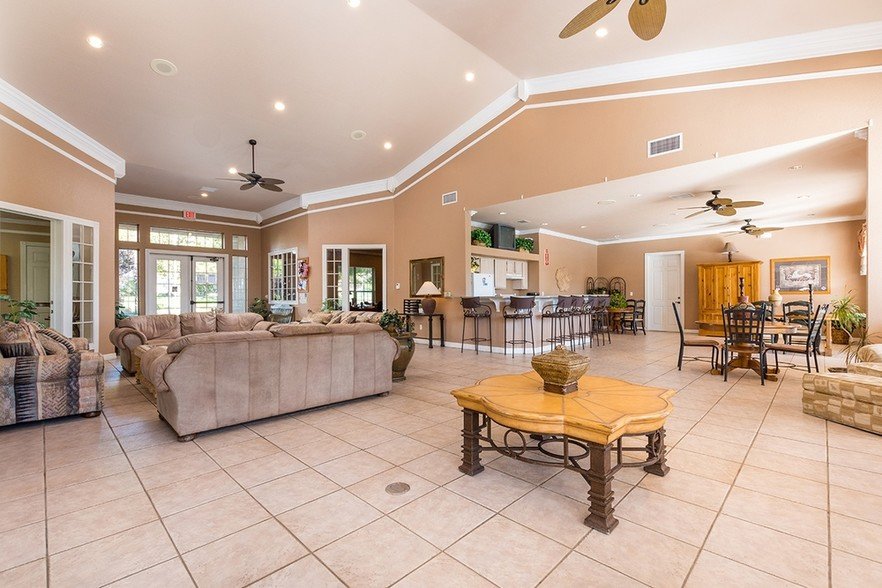 LAS VENTANAS Updated May 2024 31 Photos 2200 E 1st St, Alamogordo