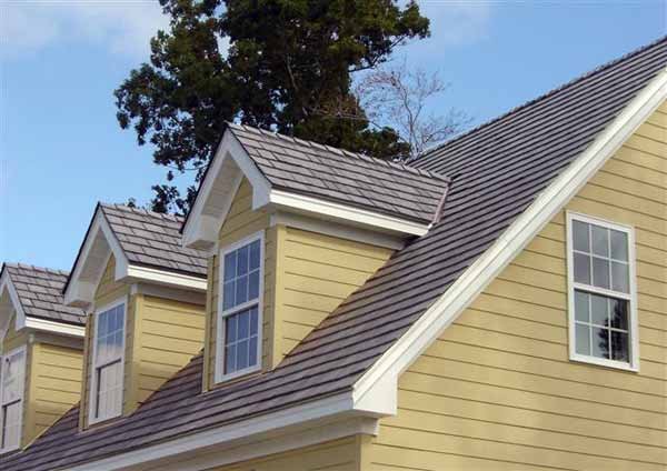 Slide of De Lorenzo's Guaranteed Roofing