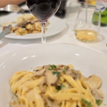 Romantusa - glass of Merlot €4 - Local Flavor Near Me - Rome, RM