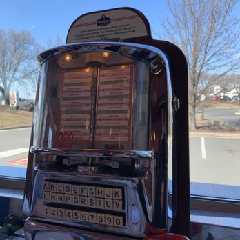 Silver Diner - Juke Box - Diners Near Me - Woodbridge, Virginia Silver Diner - Juke Box - Diners Near Me - Woodbridge, Virginia