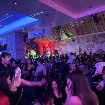 Kumbia Restaurant - Un buen ambiente de sábado por la noche y buena atención para pasarla bien con grupo de amigos. - Latin American Near Me - Rockville, Maryland