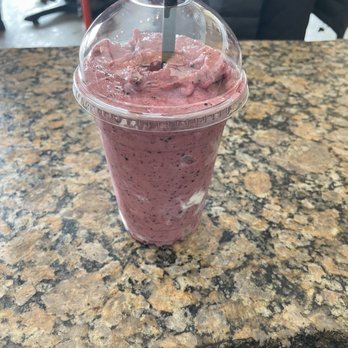 Mochas Coffeehouse & Bakery - Berries n Cream Smoothie with Vanilla Ice Cream - Ice Cream & Frozen Yogurt Near Me - Gunnison, Colorado Mochas Coffeehouse & Bakery - Berries n Cream Smoothie with Vanilla Ice Cream - Ice Cream & Frozen Yogurt Near Me - Gunnison, Colorado