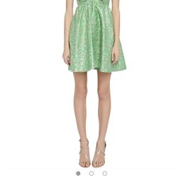 Alice+Olivia model. Alice+Olivia model.