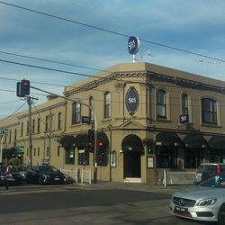 Bush Inn Steakhouse - Outside