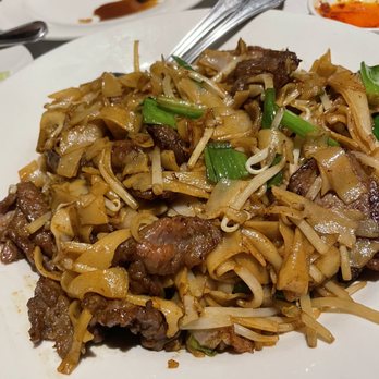 Peking Inn Restaurant - beef chow fun - Dim Sum Near Me - Camarillo, California