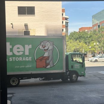 Otter Moving & Storage - Otter truck - Movers Near Me - Brooklyn, New York Otter Moving & Storage - Otter truck - Movers Near Me - Brooklyn, New York