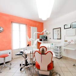 Dott. Vincenzo Frappampina - Saletta arancio
