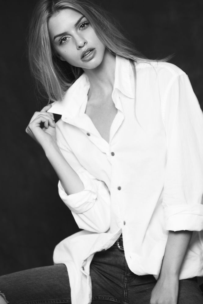 Amber Rose Hair + Makeup Logo