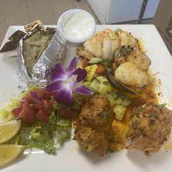 Zicatela's Bar and Restaurant - Windham - Seafood combo