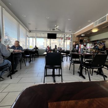 Pho Huong Que - 3/11/25 FYI. interior. - Vietnamese Near Me - Oakland, California Pho Huong Que - 3/11/25 FYI. interior. - Vietnamese Near Me - Oakland, California