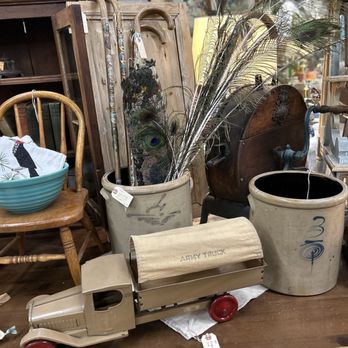 Vineyard Antique Mall - Vineyard Antiques Paso Robles Ca. - Antiques Near Me - Paso Robles, California