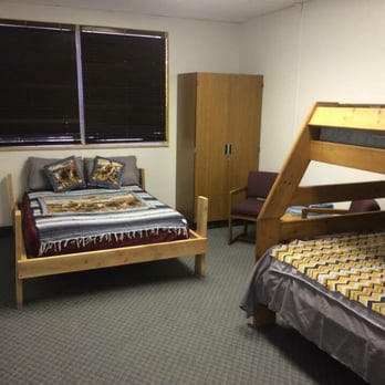 The Cowboy Bunkhouse - Family room #2. - Hostels Near Me - Kanab, Utah