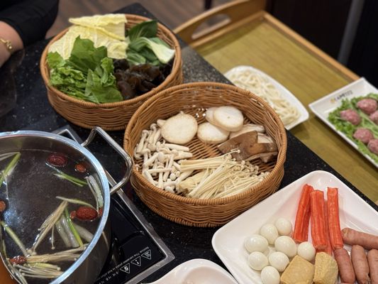 Lamei Hot Pot by null
