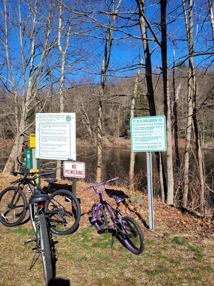 The Farmington Canal Heritage Trail Logo
