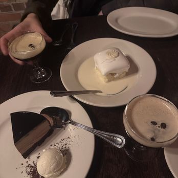 112 Eatery - Tres Leches Cake, Mocha Mousse Torte - New American Near Me - Minneapolis, Minnesota