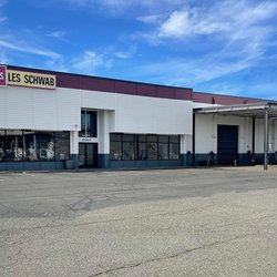 Les Schwab Tire Center