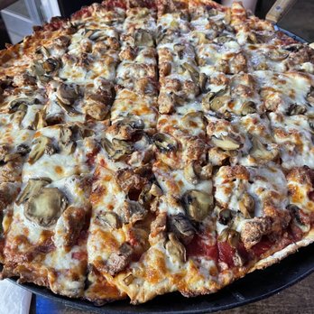 Cemenos Pizza
