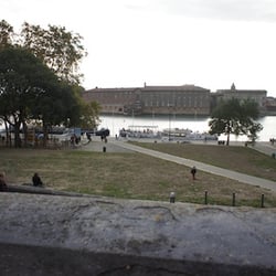 Cafe des Artistes - Vue sur la Garonne depuis le café