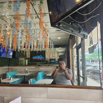 Addiction Bistro - Mirror in dining room - Breakfast & Brunch Near Me - Coral Springs, Florida Addiction Bistro - Mirror in dining room - Breakfast & Brunch Near Me - Coral Springs, Florida