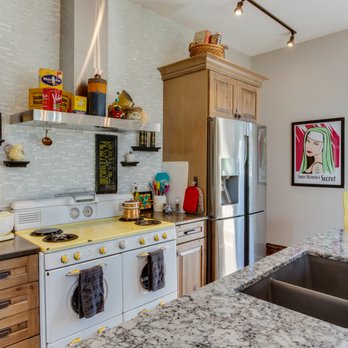 Victorian Secrets - The Kitchen - Vacation Rentals Near Me - Newberg, Oregon Victorian Secrets - The Kitchen - Vacation Rentals Near Me - Newberg, Oregon