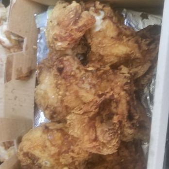 Deluca's Restaurant - Burn oily  chicken - Pizza Near Me - Westland, Michigan