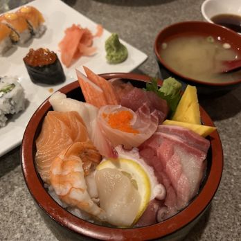 Kotobuki Japanese Restaurant - Chirashi bowl - Japanese Near Me - Sylvania, Ohio